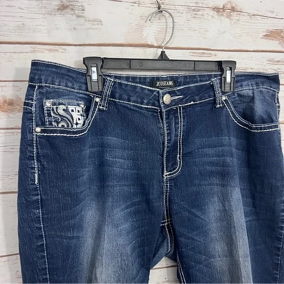 ZCO Jeans Dark Wash Embellished Pocket Denim Capris - Picture 2 of 4